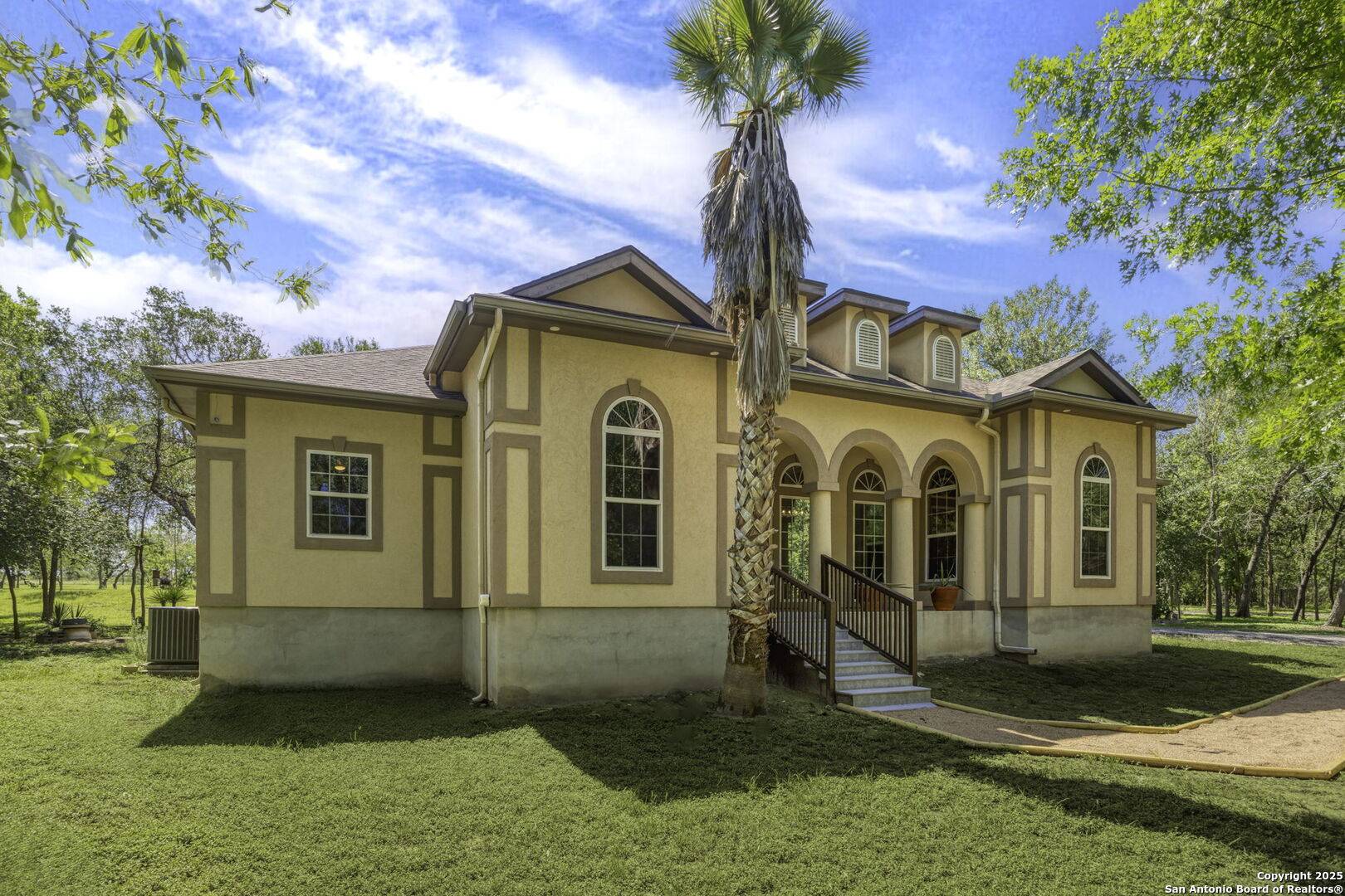 155 Woodrow Center, Kingsbury, TX 78638