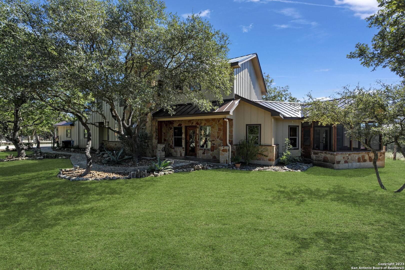 849 MADRONA RIDGE DR, Bandera, TX 78003-4564