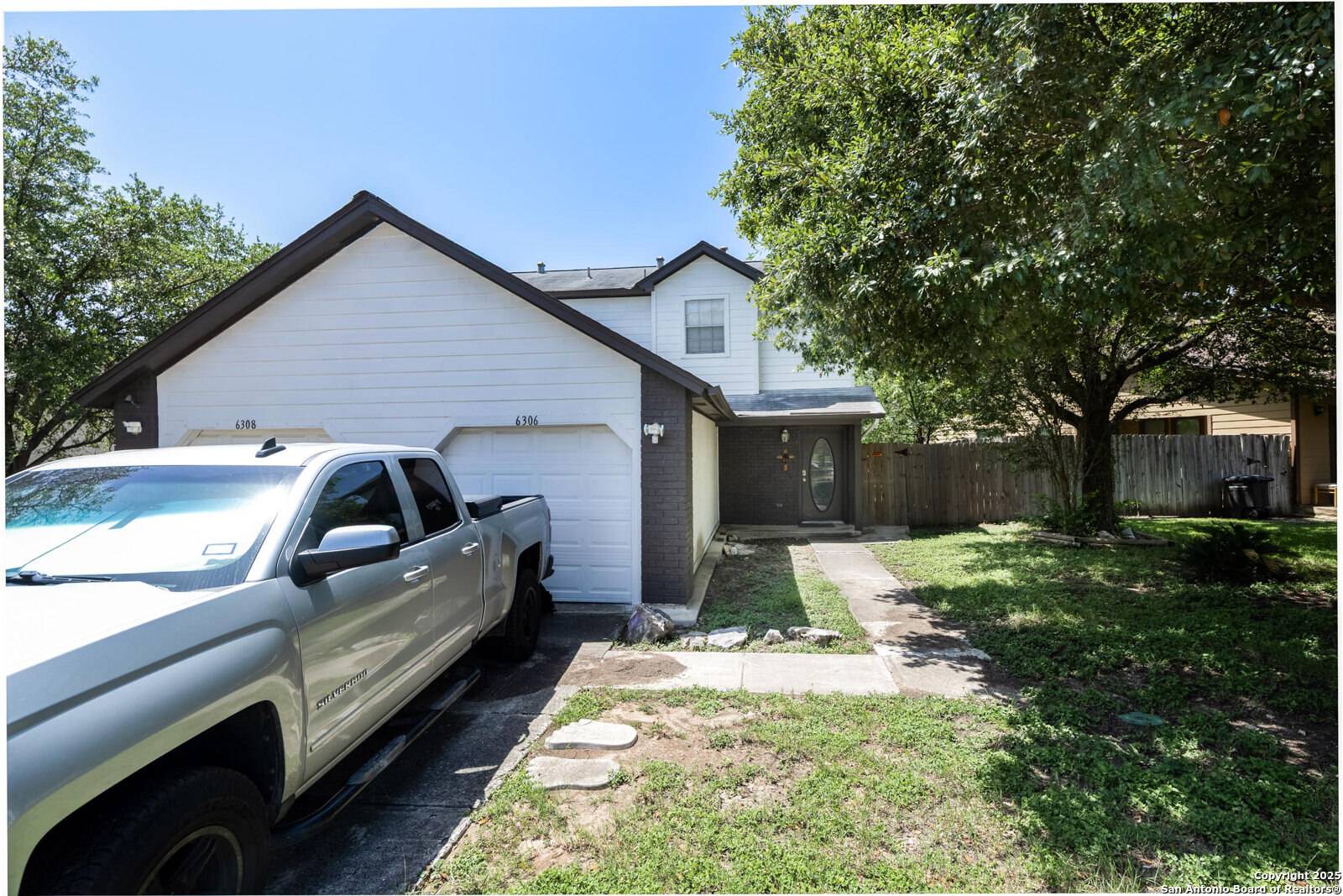 San Antonio, TX 78233,6306 Worchester Wood