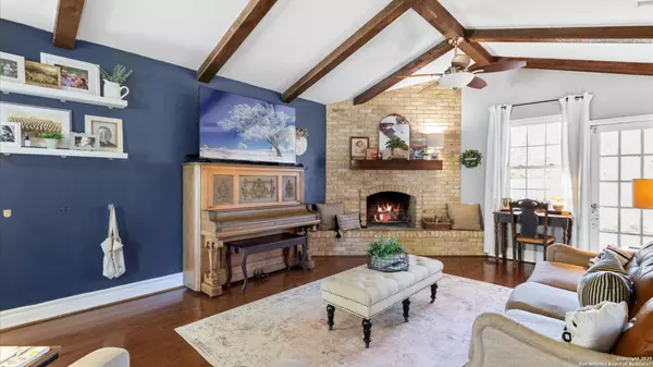 Seguin, TX 78155,1703 Redwood