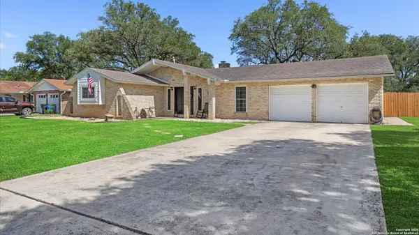 Seguin, TX 78155,1703 Redwood