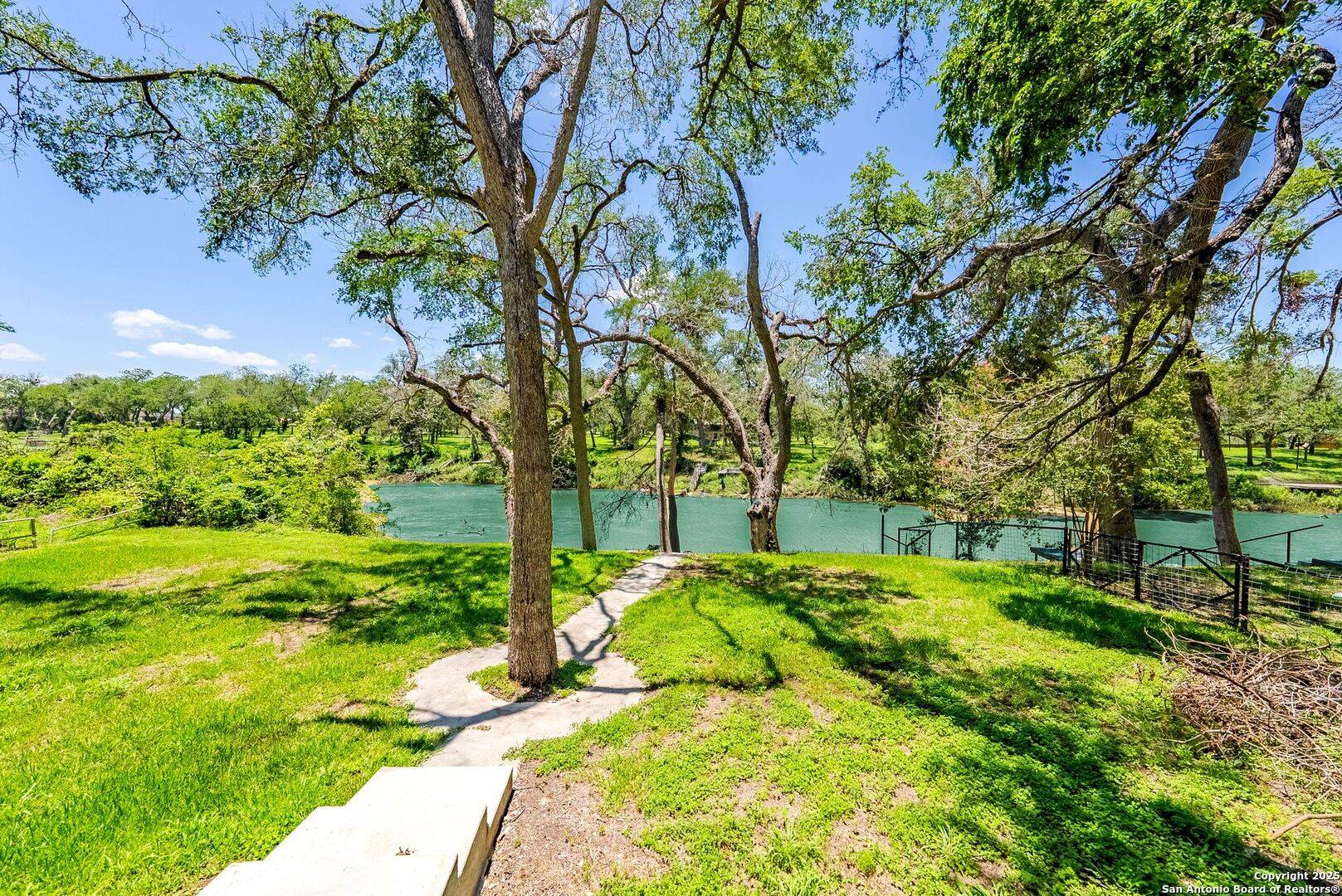 730 Gloria Rd, Seguin, TX 78155