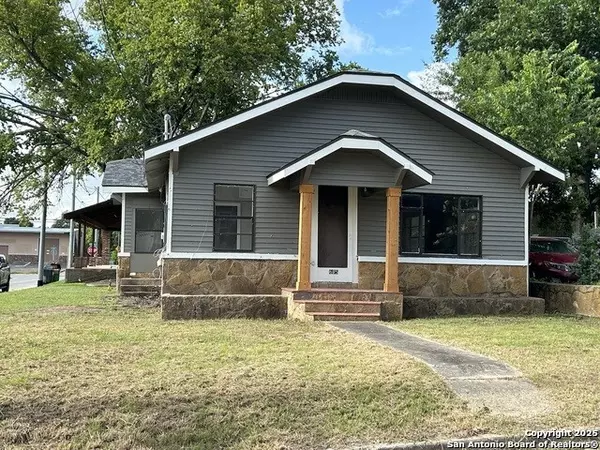 635 Gonzales, Seguin, TX 78155