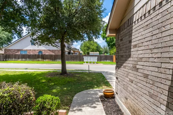 Converse, TX 78109,9534 Anderson Way