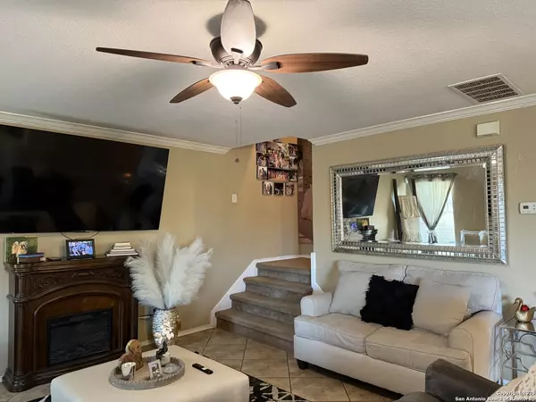 Converse, TX 78109,6922 Lunar Way