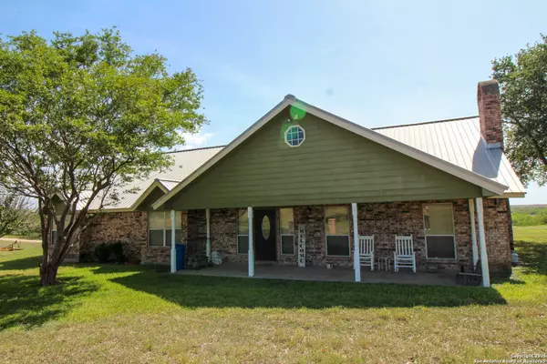 389 County Road 401, Three Rivers, TX 78071