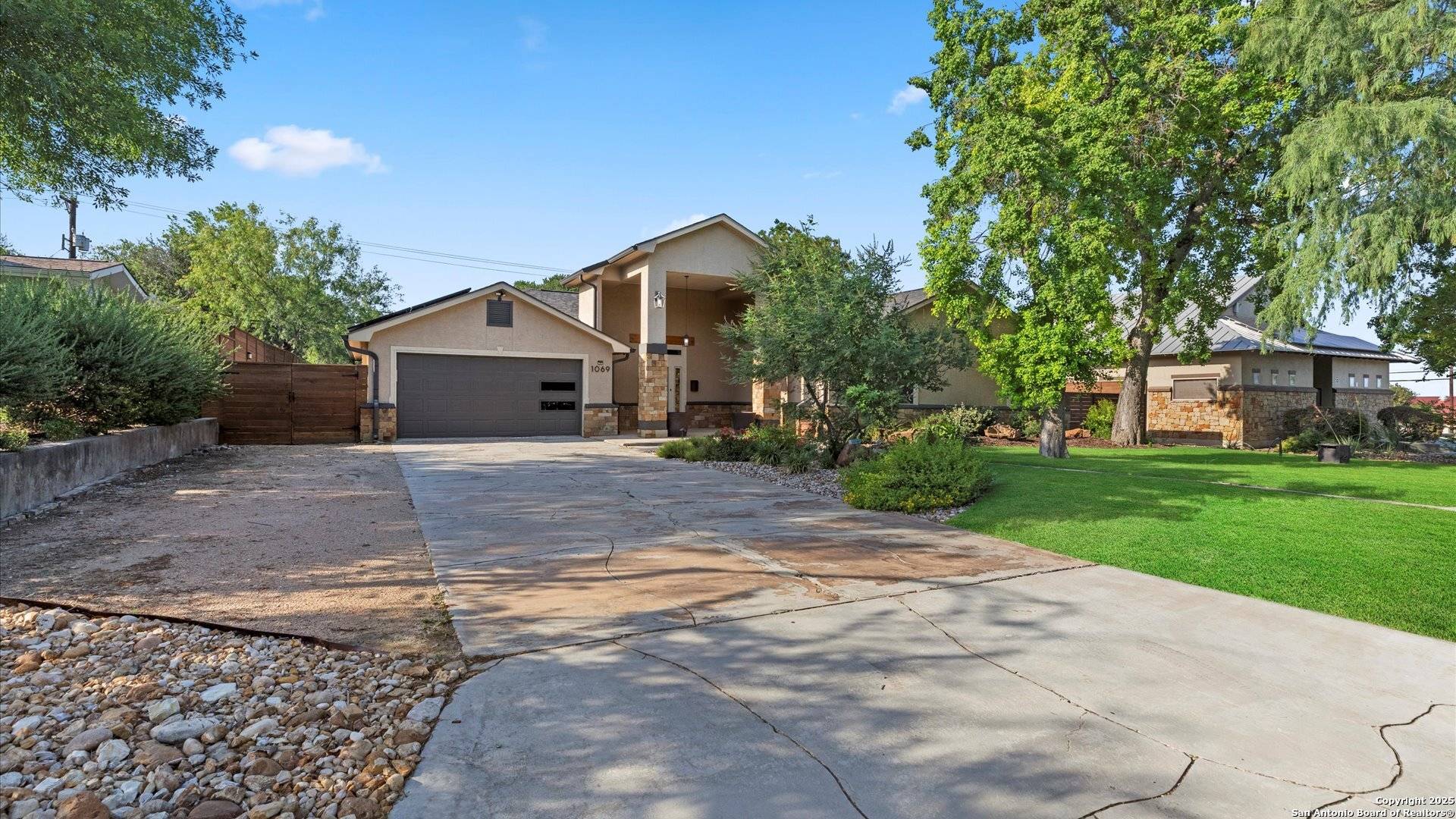 Terrell Hills, TX 78209,1069 Ivy Lane