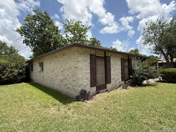 San Antonio, TX 78222,2802 Lakebriar