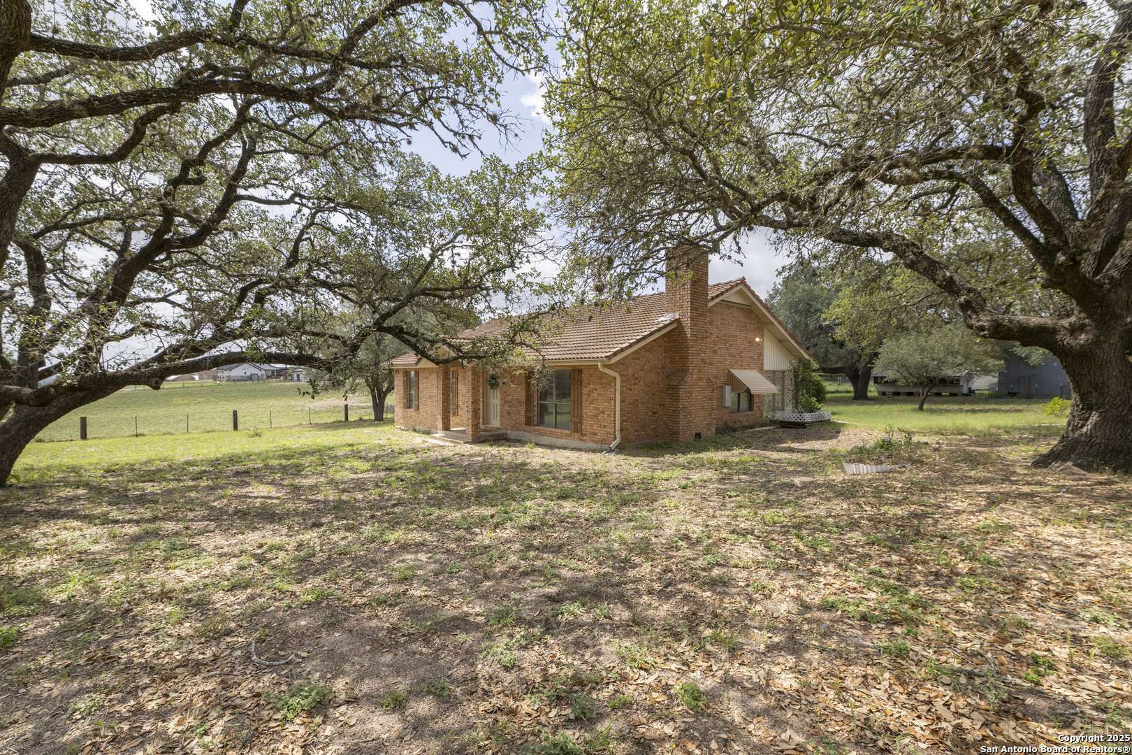 138 Big Oak, Adkins, TX 78101