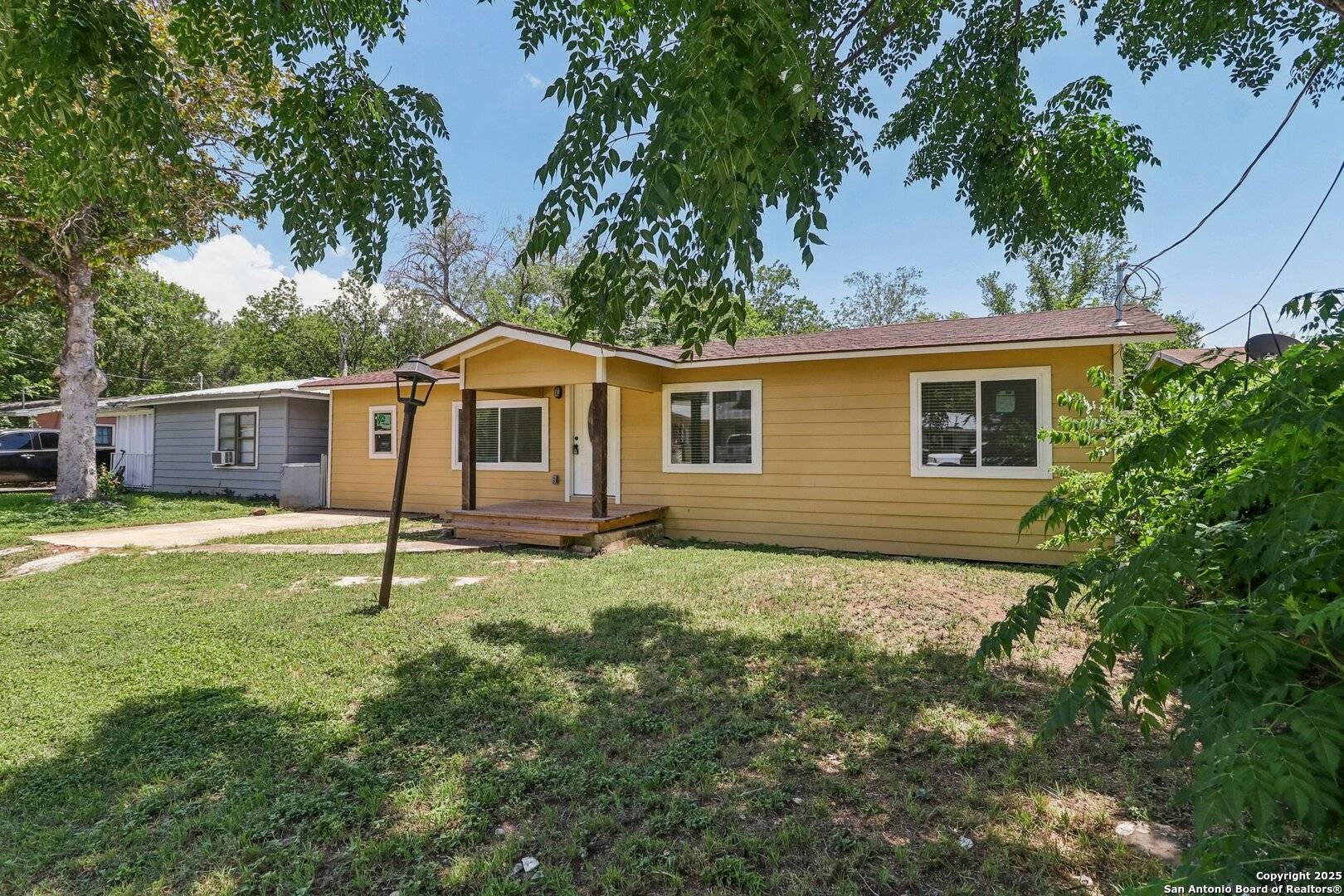 Seguin, TX 78155,937 Anderson
