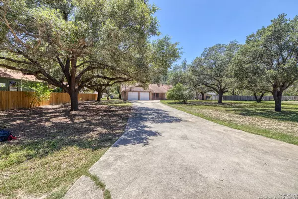 Uvalde, TX 78801,100 Bluebonnet