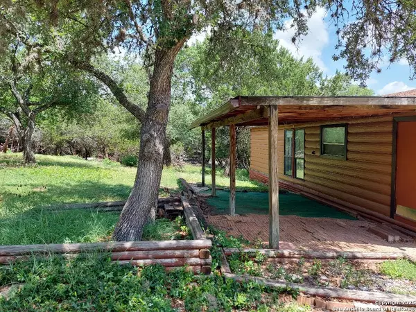 206 Sir Winston Dr, Canyon Lake, TX 78133