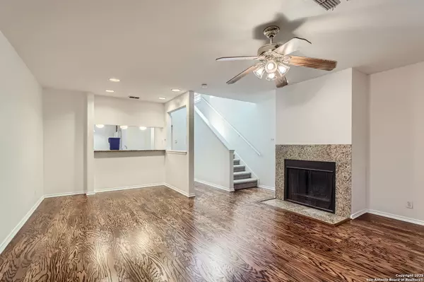 San Antonio, TX 78240-5204,7930 ROANOKE RUN UNIT 901