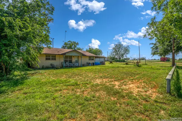 Pearsall, TX 78061,258 County Road 4000