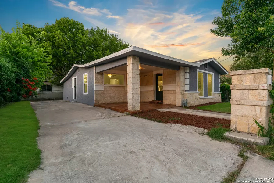 1917 San Carlos, San Antonio, TX 78207