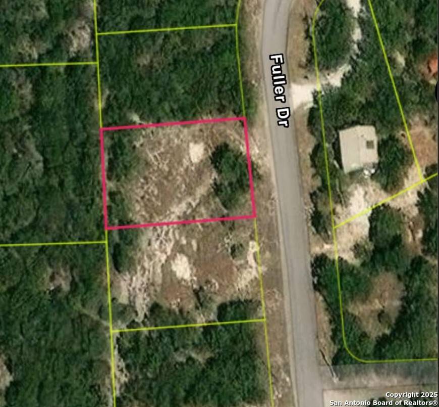 2041 Fuller Dr., Canyon Lake, TX 78133