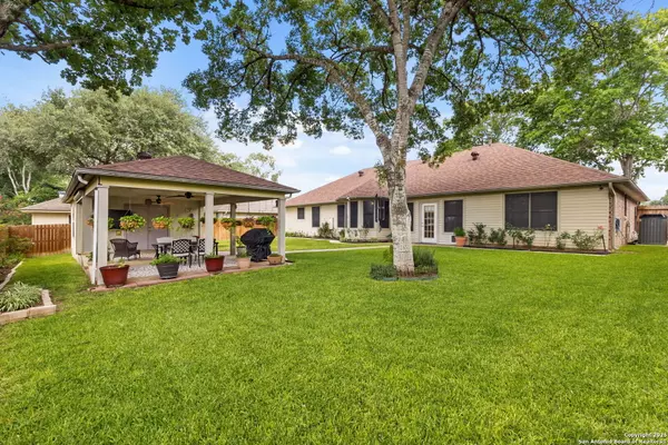 Seguin, TX 78155,1207 Old Homestead