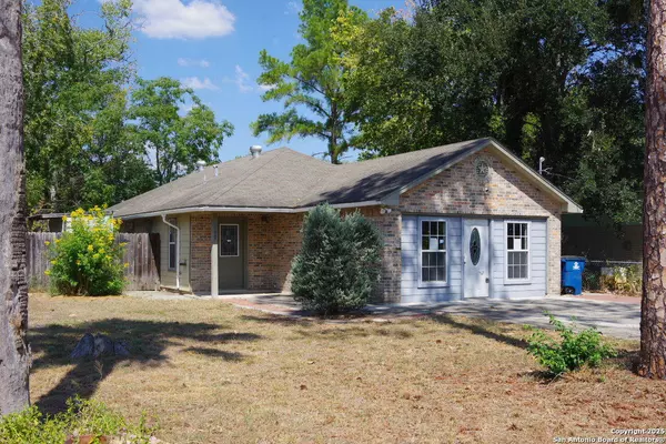 909 San Antonio, Pleasanton, TX 78064