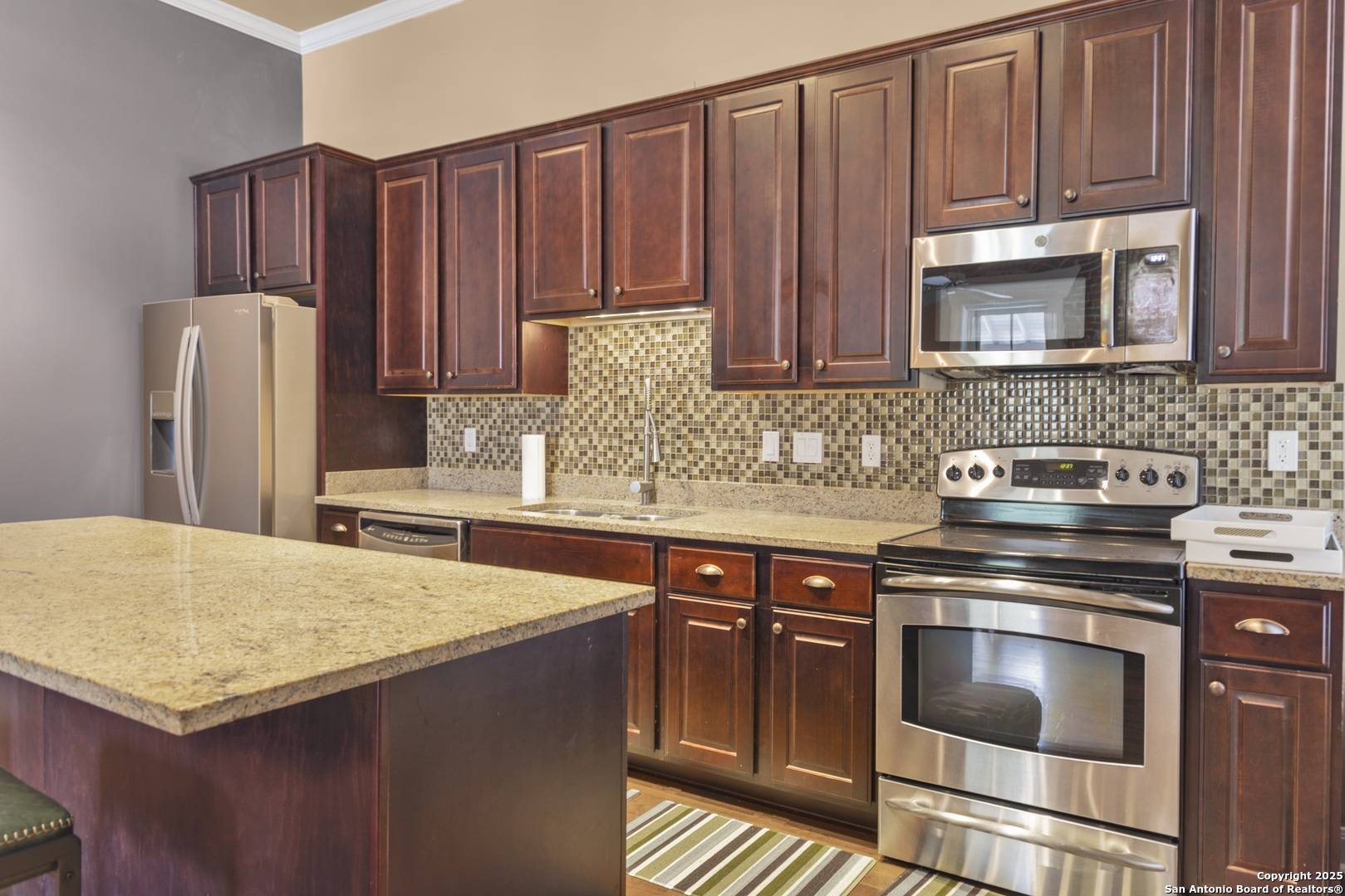 San Antonio, TX 78204,831 Flores UNIT 1204