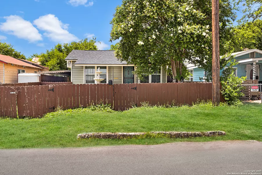 2214 Laurel St, San Antonio, TX 78201
