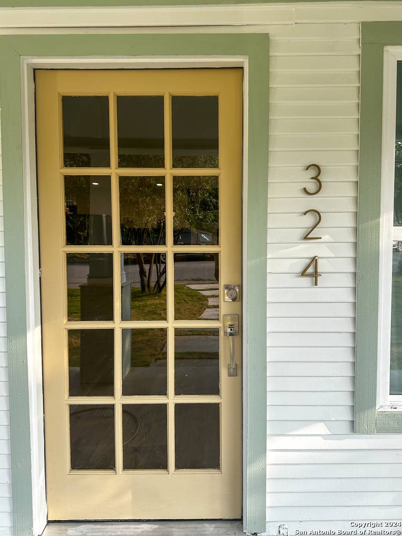 Alamo Heights, TX 78209-4626,324 ALBANY ST
