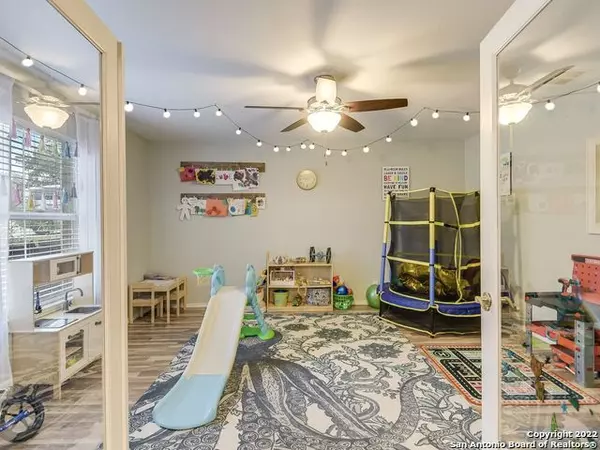 San Antonio, TX 78216-2935,1323 E BITTERS RD