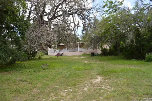 Helotes, TX 78023,438 Private Road 180