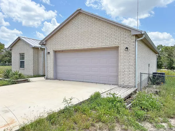 La Vernia, TX 78121,168 Great Oaks Blvd