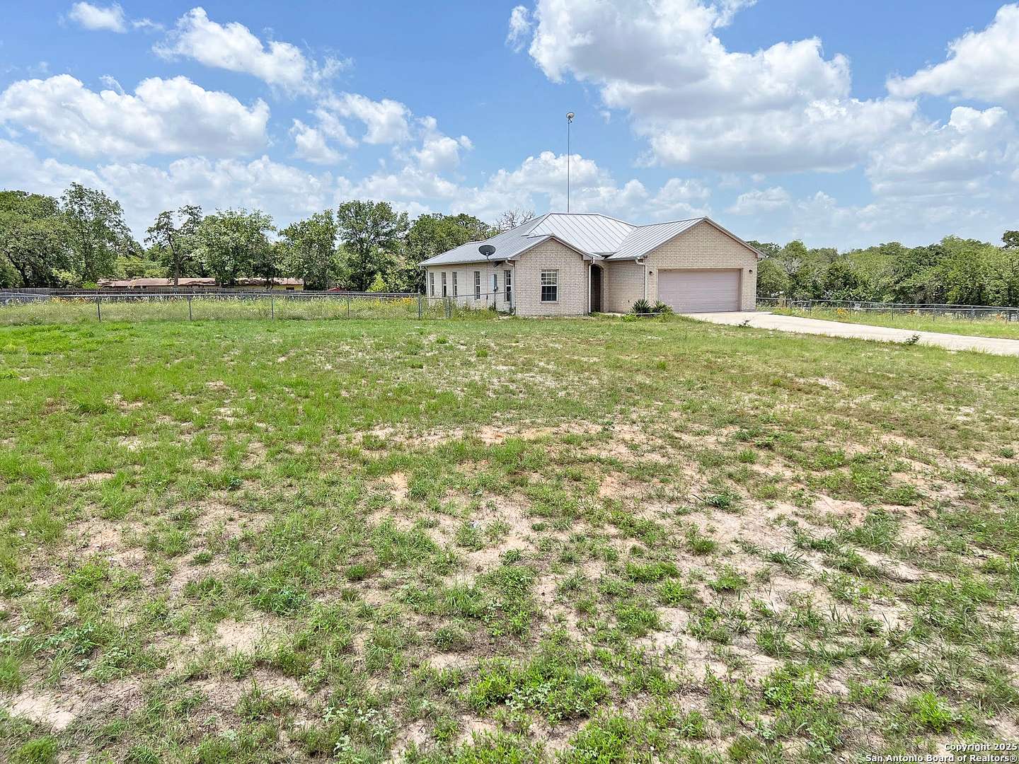 La Vernia, TX 78121,168 Great Oaks Blvd