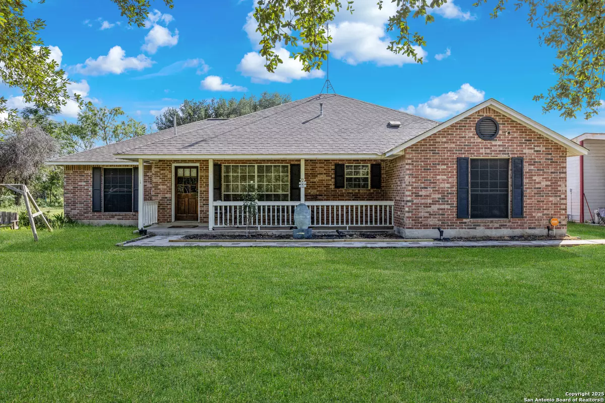 Atascosa, TX 78002,15563 Skaggs