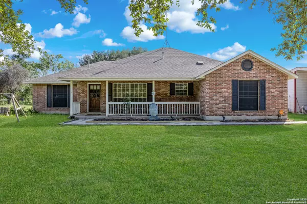 Atascosa, TX 78002,15563 Skaggs