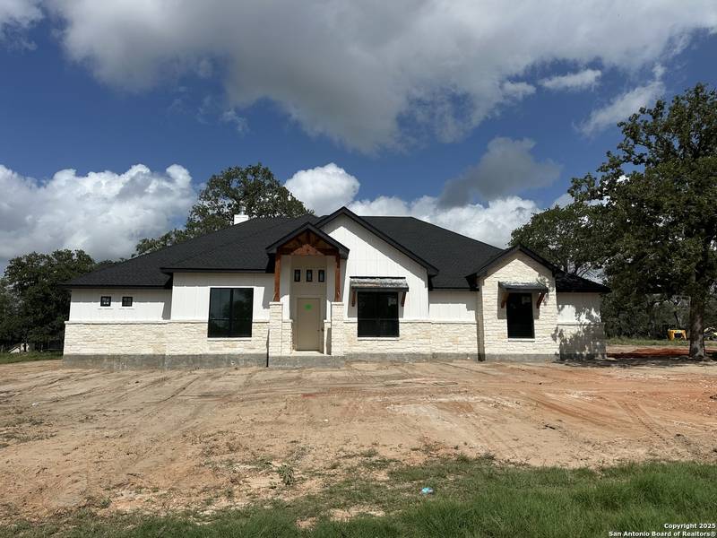 113 PIONEER TRAIL, Adkins, TX 78101