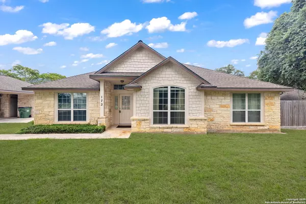 173 Great Oaks, La Vernia, TX 78121