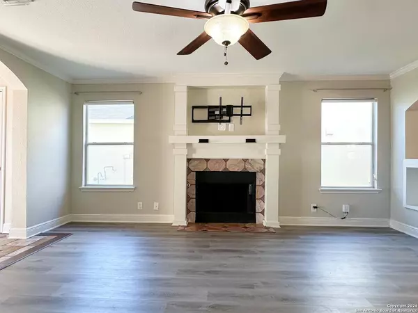 Converse, TX 78109-3625,9003 TRUMPET CIR