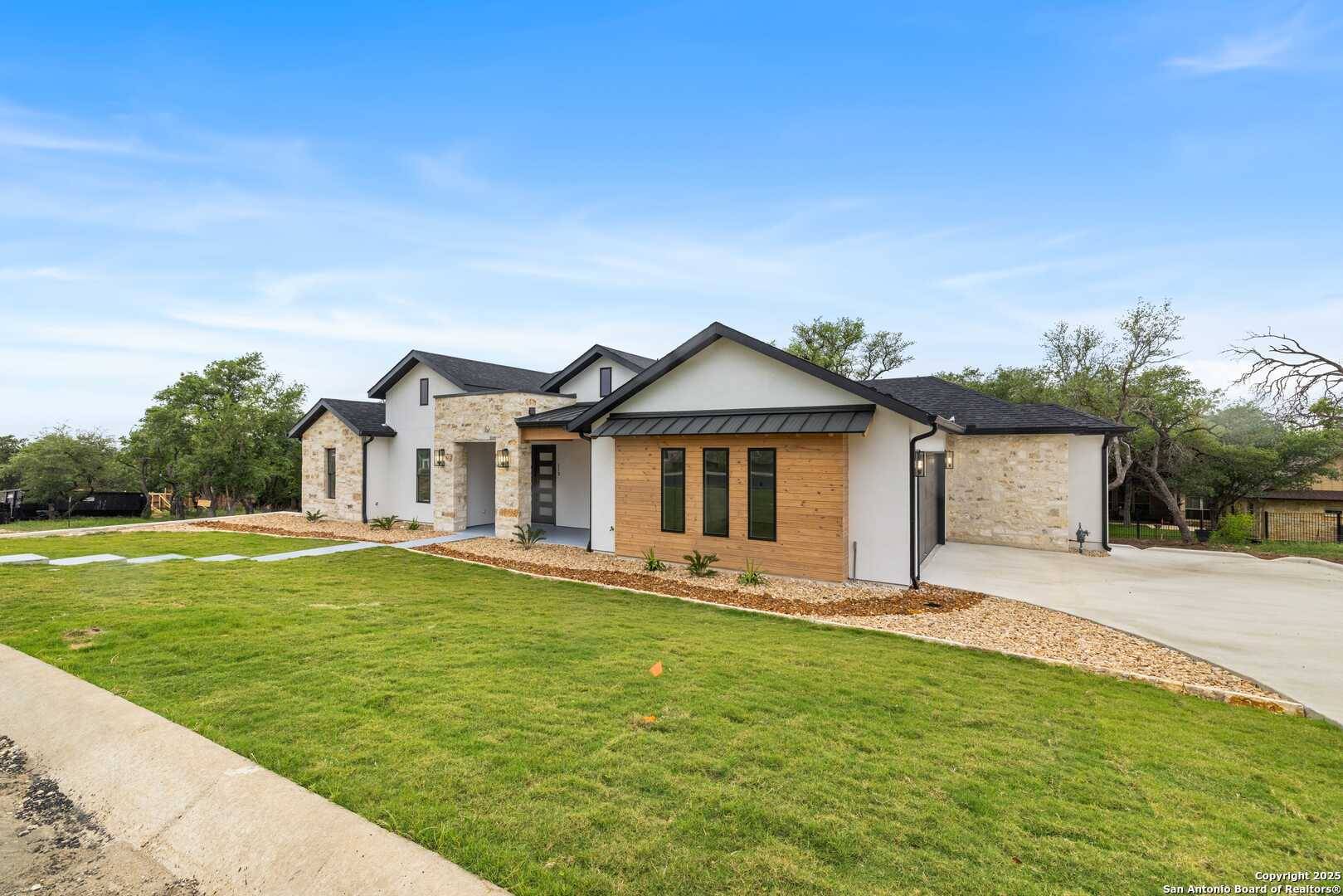 113 Stoneledge, Fredericksburg, TX 78624