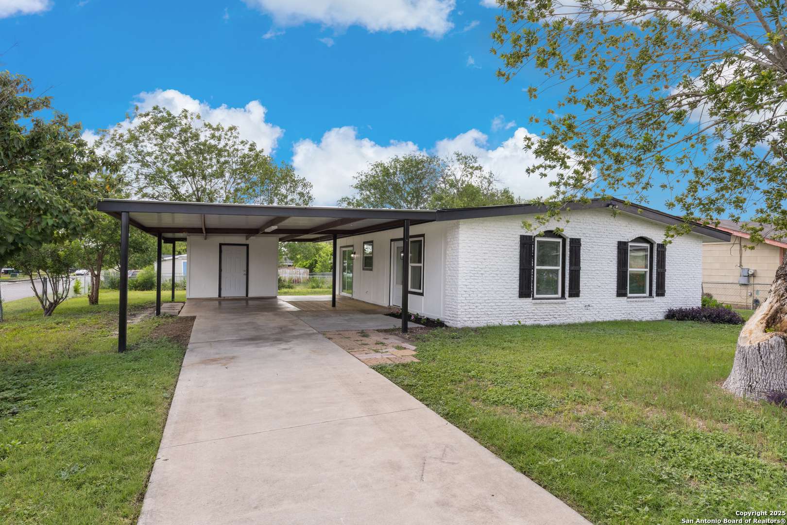 San Antonio, TX 78242,7502 Alpine Valley