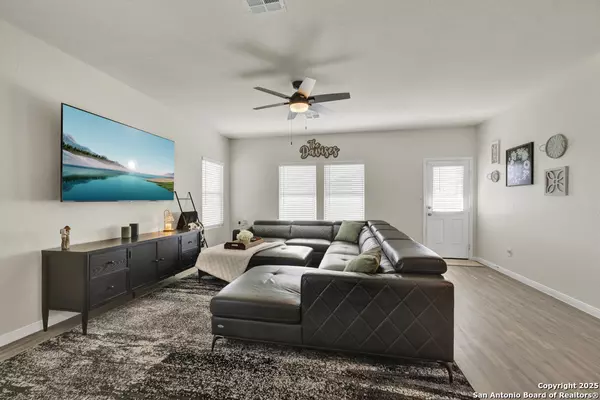 Seguin, TX 78155,9149 Honey Mesquite