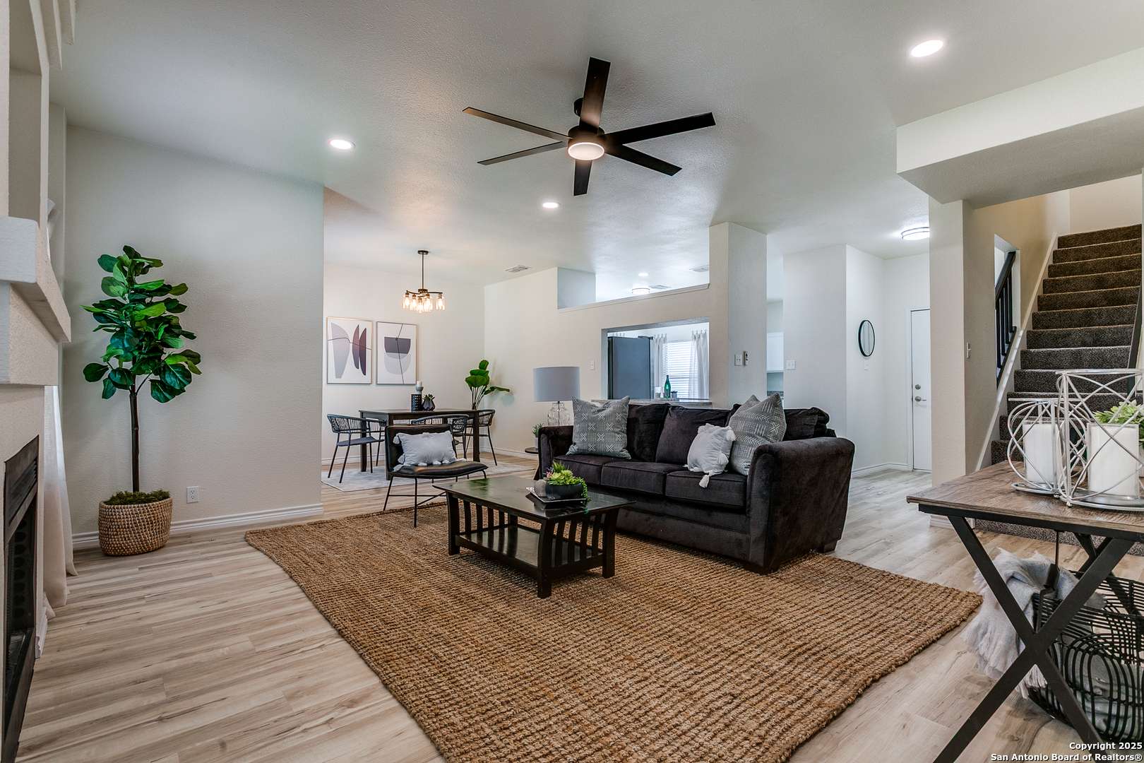 San Antonio, TX 78233,5938 LARKMEADOW DR