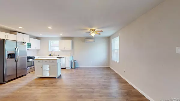 Seguin, TX 78155,604 New Braunfels