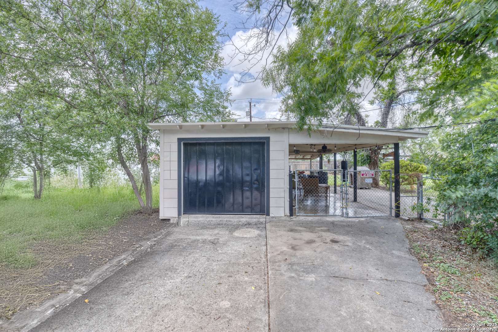 Uvalde, TX 78801,840 Cherry