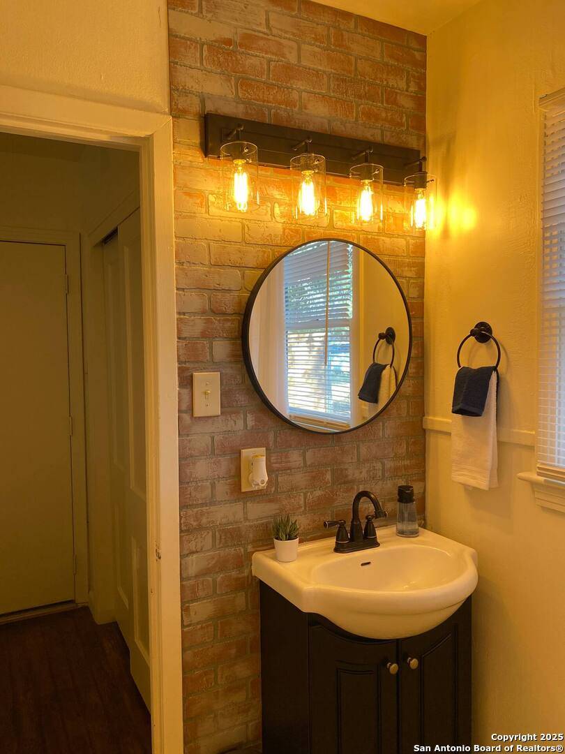 Blanco, TX 78606,413 9th UNIT B