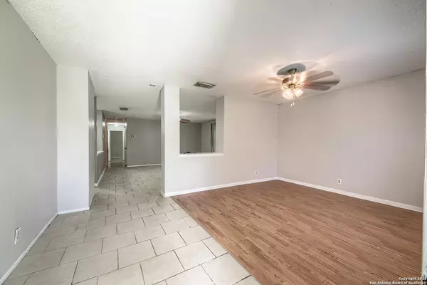 Converse, TX 78109,6827 Misty Field