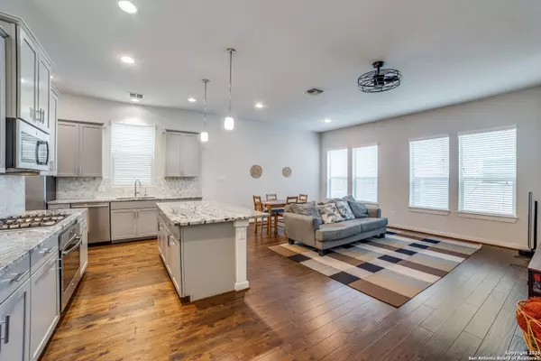 San Antonio, TX 78209,3839 Harry Wurzbach UNIT BLDG 17