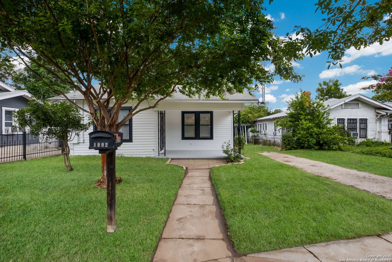 1002 Aganier, San Antonio, TX 78212