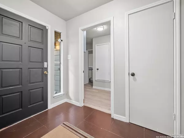 San Antonio, TX 78250,5035 Timberhurst