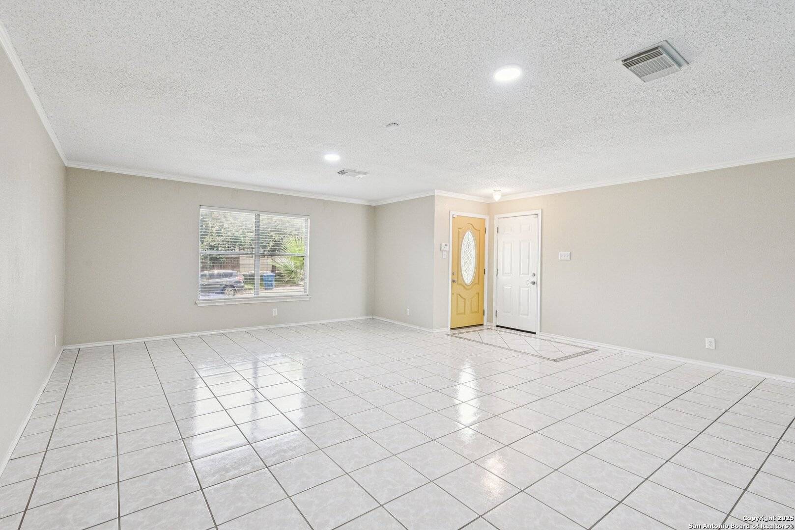 San Antonio, TX 78233,7023 Raintree