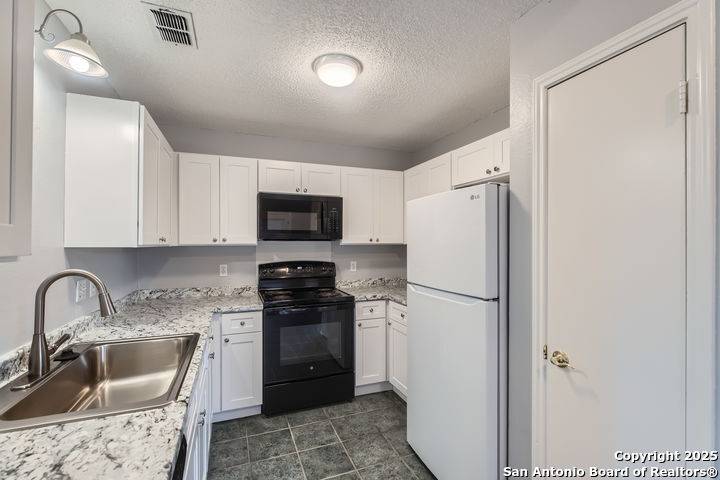 San Antonio, TX 78250,8922 Hambledon