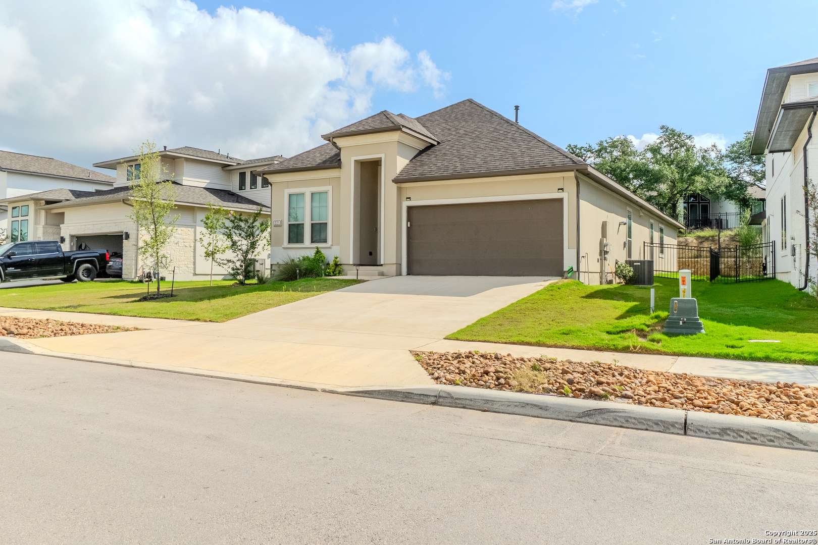 Boerne, TX 78006,221 Navarro