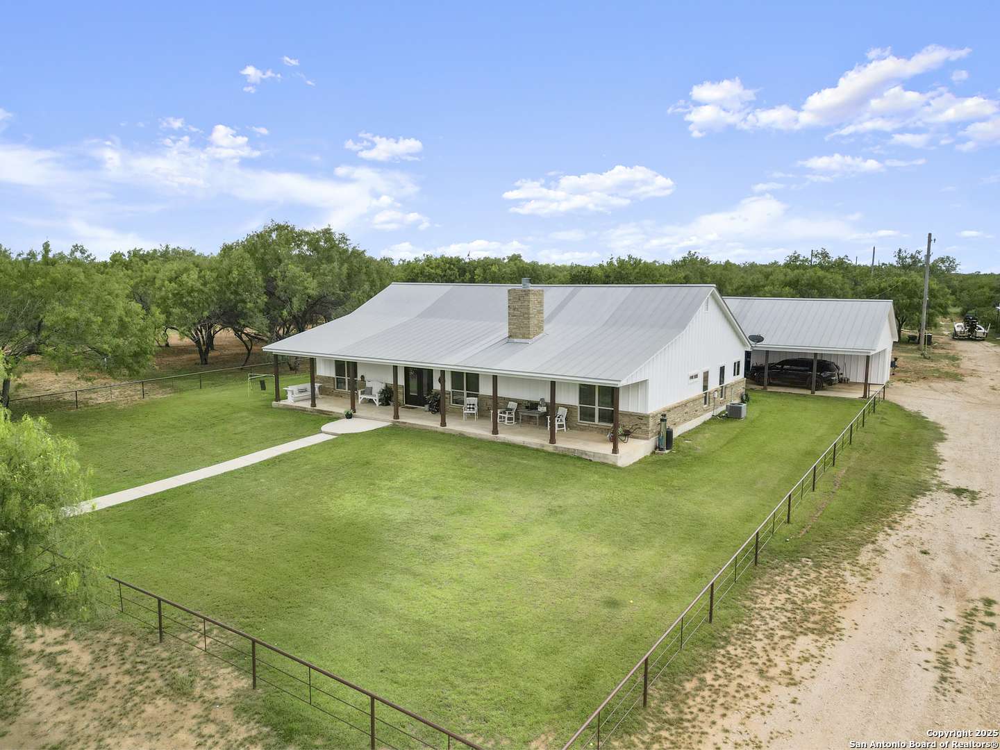 Pleasanton, TX 78064,590 County Road 431
