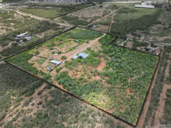 Pleasanton, TX 78064,590 County Road 431